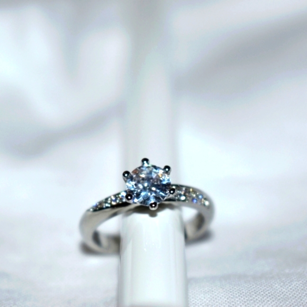 18K White Gold Crsytal Diamond Engagement Ring - Picture 5 of 13